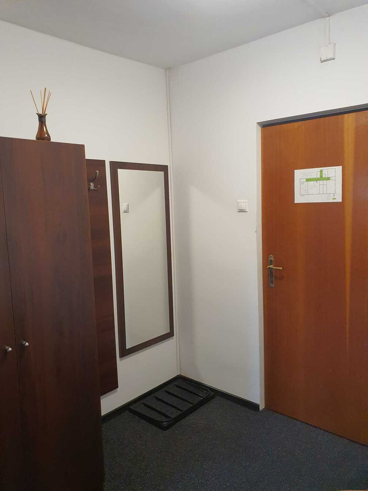 Pokoj 3 – Čtyřlůžkový se sociálním zařízením na pokoji