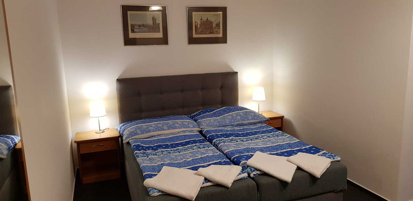 Pokoj 5 – Dvoulůžkový DeLuxe se sociálním zařízením